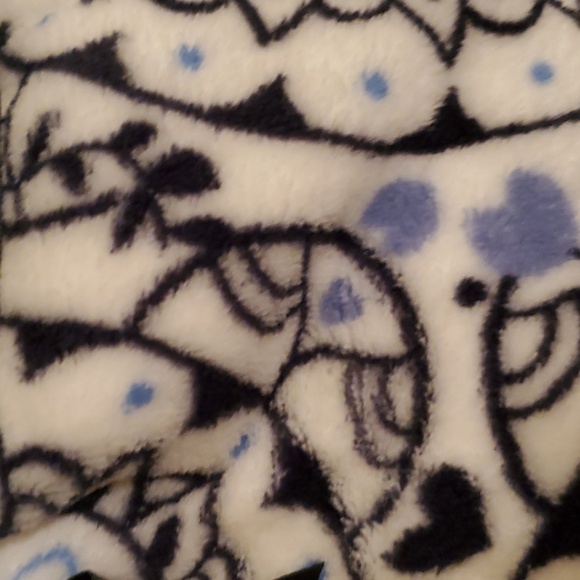 Vera Bradley Throw Blanket - Picture 4 of 8